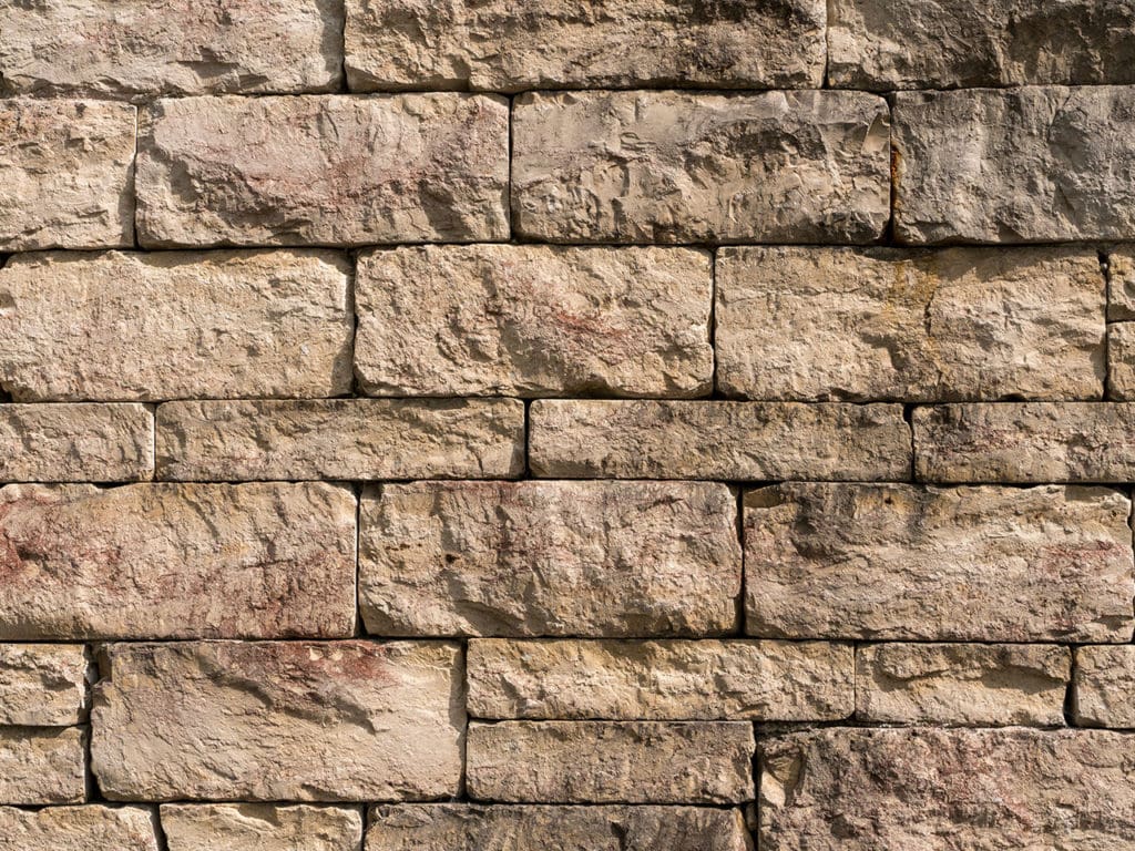 Nahaufnahme einer Mauer aus Jura Marmor